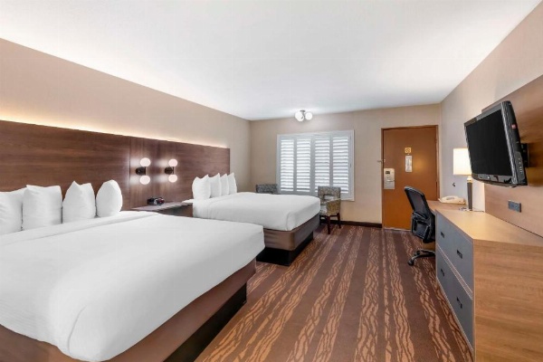 Best Western Plus Stovall's Inn image 20
